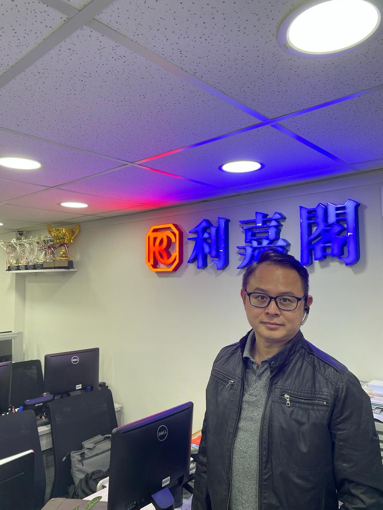海福花園兩房戶自由市場價558萬沽 一手業主持貨37年大賺離場 利嘉閣地產大圍溱岸8號柏傲莊III分行助理分區經理邱皓文表示,該行高級客戶經理杜孝善(Martin)新近促成大 undefined