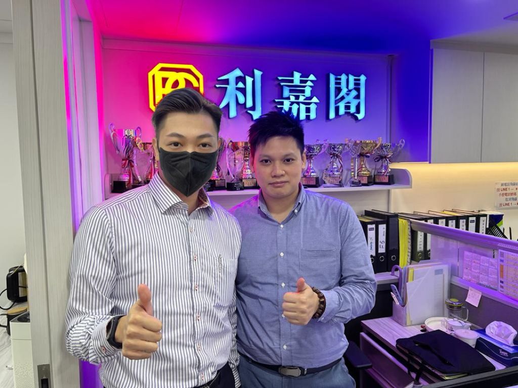 安宁花园三房户568万易手 买家趁低入市 两房价钱买三房 利嘉阁地产将军澳(坑口区)分区经理蔡庭勇(Allen)表示,东港城分行客户经理蔡庭威(Wayne)与客户经理陈 undefined