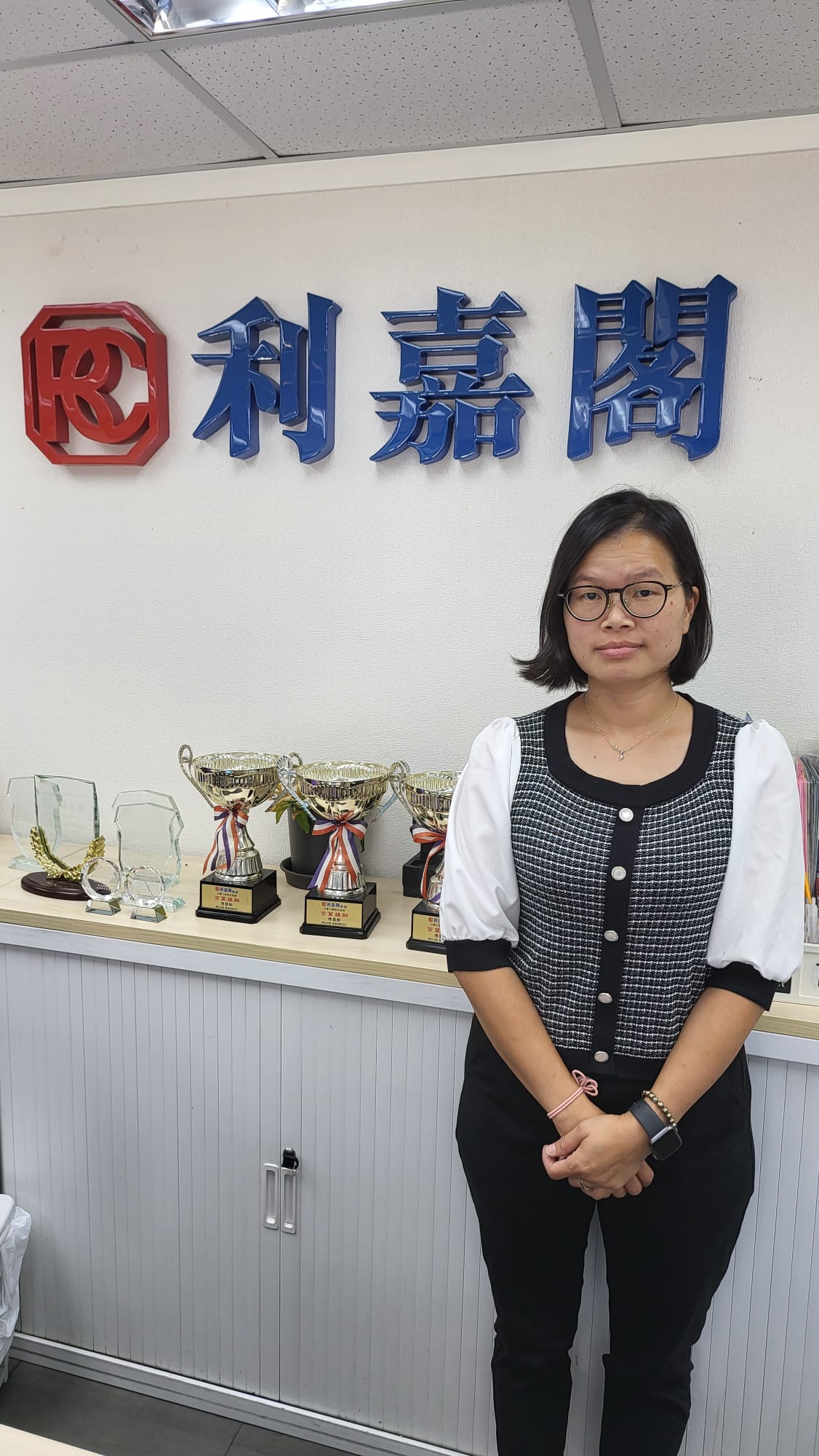 帝御.金灣開放式7,800元獲承租 呎租36.8元 一手業主享2.7厘回報 利嘉閣地產青山公路-黃金海岸分行首席聯席董事陳龍勳(Charles)表示,該行高級客戶經理郭美儀(Mei),新 undefined