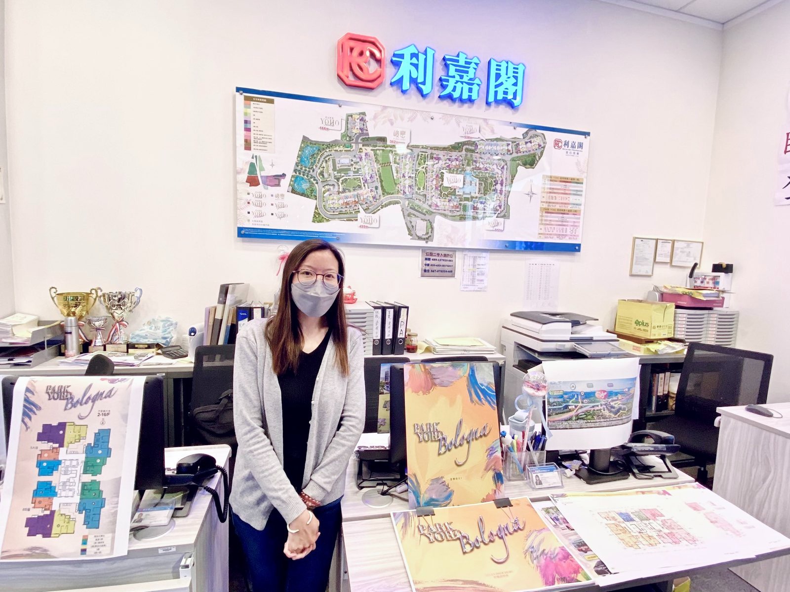 PARK YOHO兩房月租13,800元 用「真盤源」覓新居 屋苑租客即睇即簽 利嘉閣地產元朗Park Yoho峻巒分行經理鄧啟林(Kevin)表示,該行物業顧問陳詠思(Jenny)新近促成 undefined
