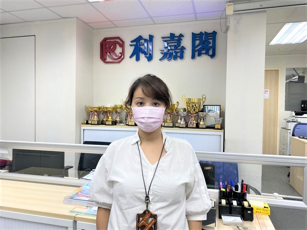 比華利山三房套租43,000元 屋苑剛完成大維修 九龍客覷準時機覓租盤 利嘉閣地產跑馬地奕蔭街二行聯席市務董事游焯偉(Gary)表示,該行高級客戶經理蔣麗雅(Patty)新近促成跑馬 undefined