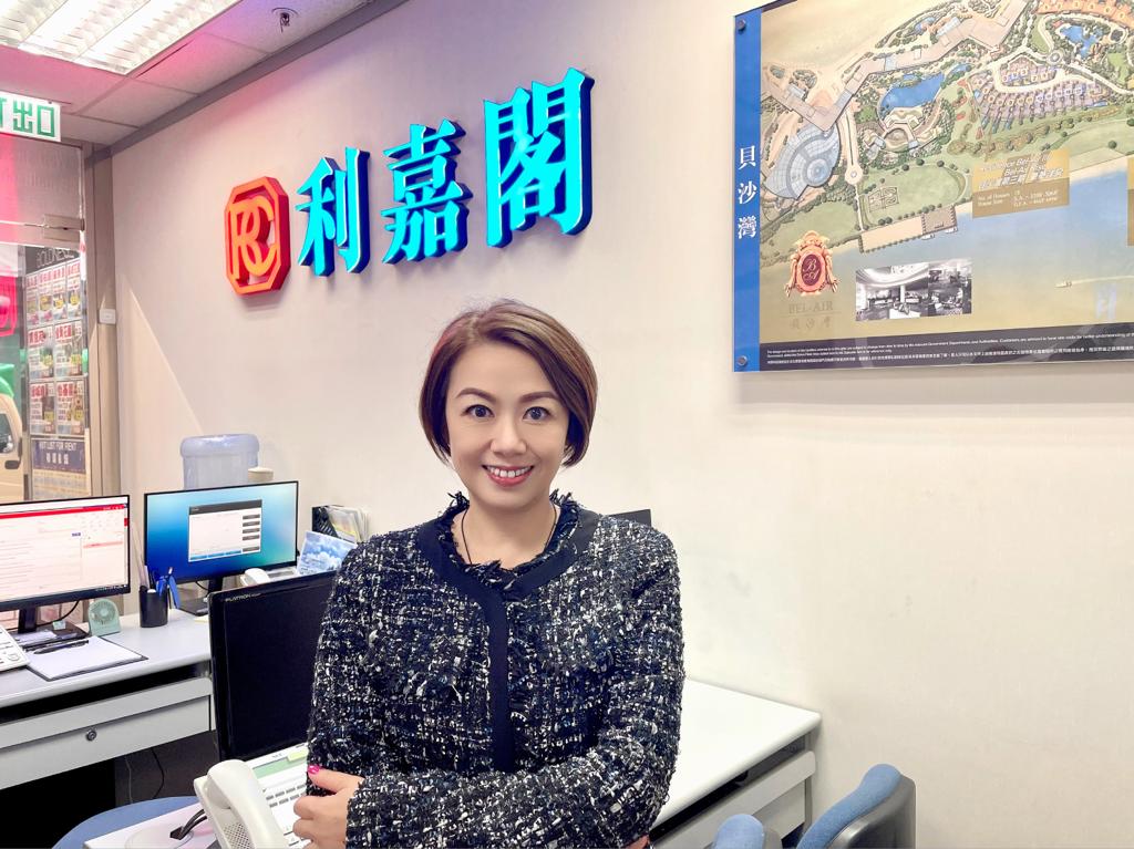 巴丙頓山三房套35,000元租出 呎租47元 鍾情西半山自成一角 環境清幽 利嘉閣地產西半山般咸道分行高級聯席董事張智恆(Calvin)表示,該行客戶主任江凱儀(Magdalena)新近 undefined