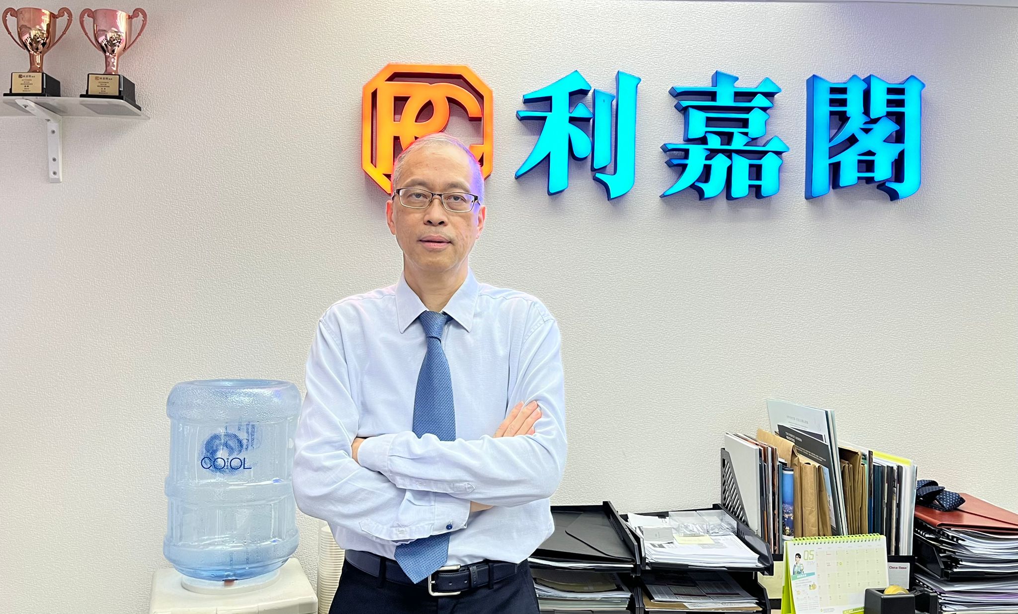 西半山高雲臺兩房32,000元獲承租 真盤源覓優質租盤 租客大讚代理專業 利嘉閣地產西半山-羅便臣道分行助理分區董事鄧惠源(Ricky)表示,該行高級客戶董事黃裕球(Ricky)新近促 undefined