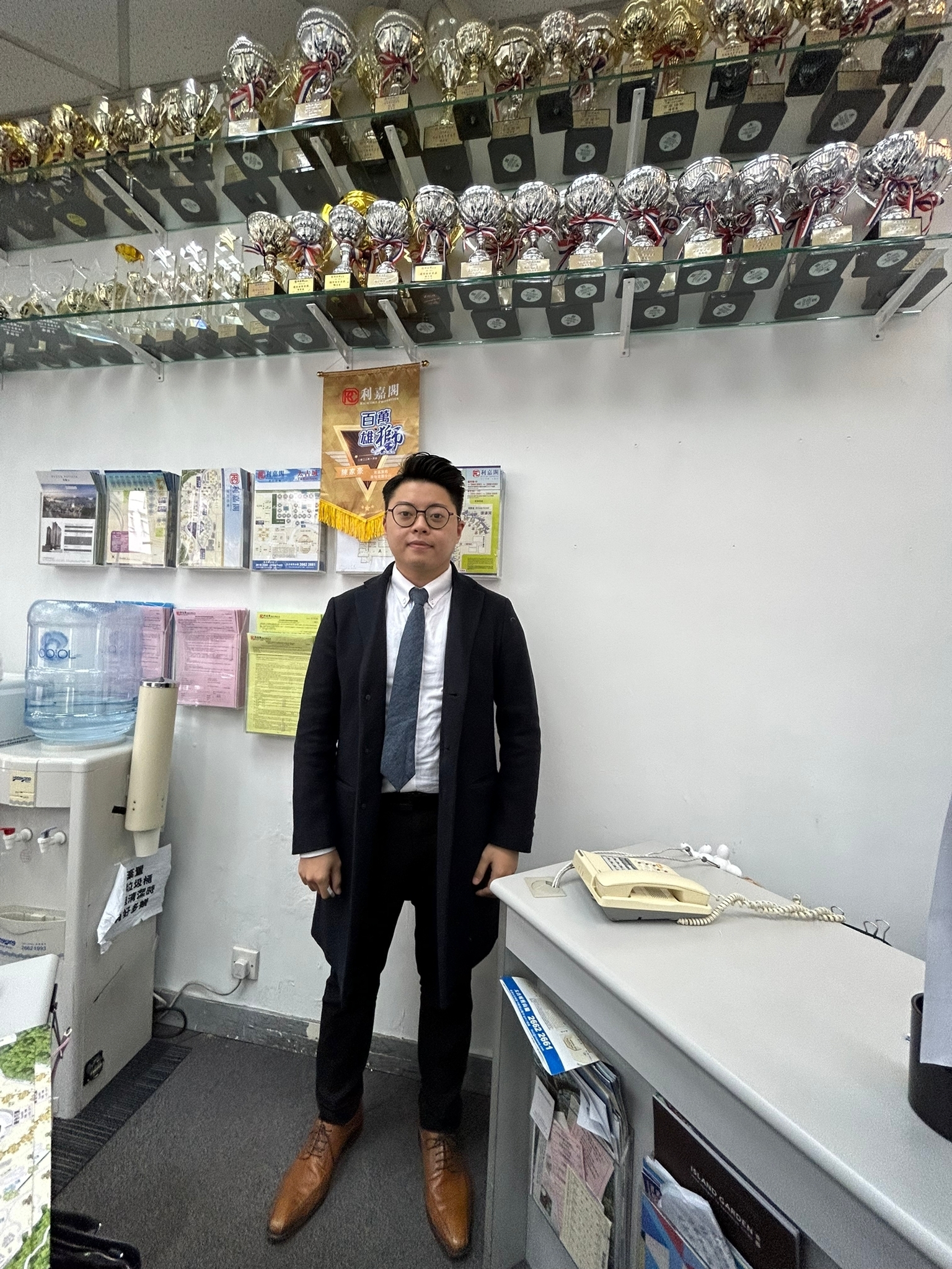 康怡花園兩房706.8萬易手 業主帳賺近4球 「真盤源」助買家尋獲筍盤 利嘉閣地產康怡花園分行聯席董事陳家豪(Ryan)表示,該行客戶經理黃智郎(Eric)新近促成港島東指標屋苑鰂魚 undefined