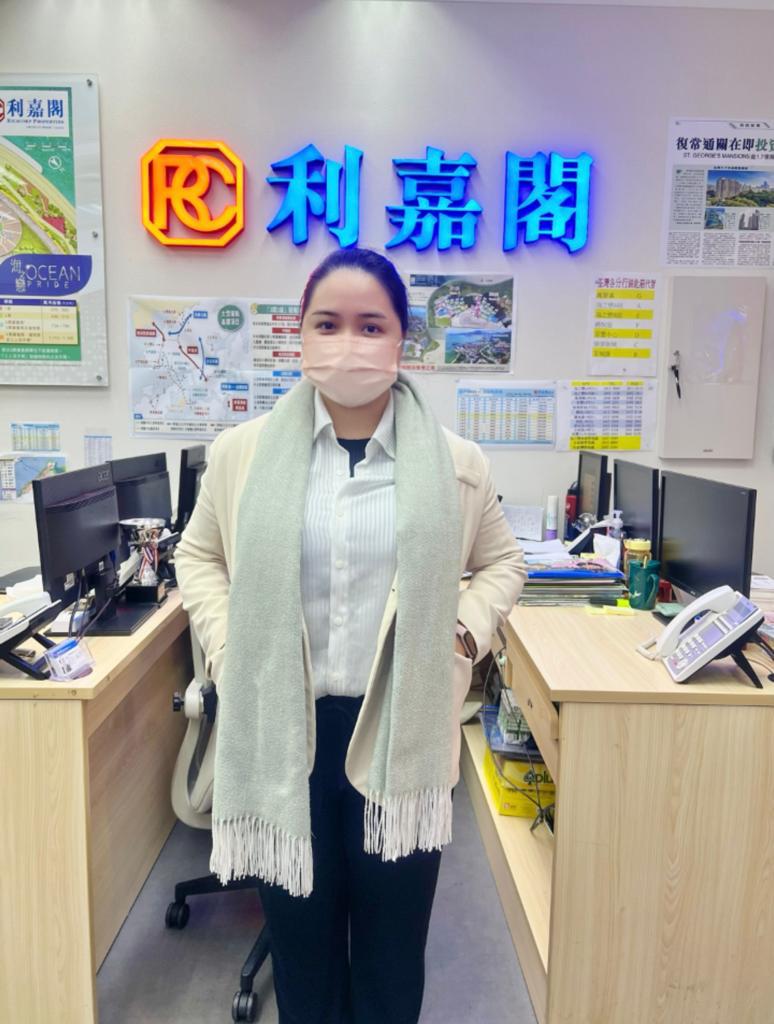 為方便愛女返學 家長客24,500元租海之戀三房套 呎租31.5元 利嘉閣地產荃灣區高級分區董事譚健偉(Chris)表示,海之戀分行物業顧問劉小娟(Alberta),新近促成荃灣 undefined