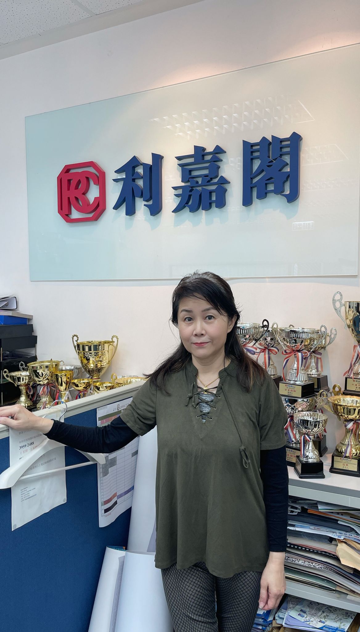 外資投行高層35,000元租寶馬山花園 呎租45元 三房戶附豪華裝修 利嘉閣地產北角及北半山高級分區經理梁啟豪(Ken Leung)表示,柏傲山分行A組客戶董事曾夢螢(May) 新 undefined