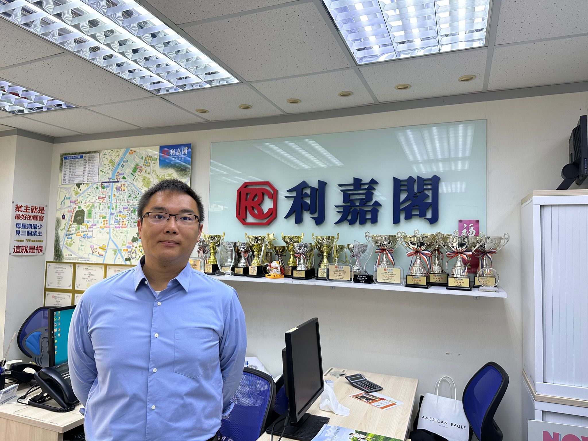元朗恆運樓2房325萬沽 呎價10,317元 交通方便附裝修 買家火速入市 利嘉閣地產元朗千色匯分行助理分區經理朱子華(Andy)表示,該行客戶主任陸裕東(Duncan)新近促成元朗恆運 undefined