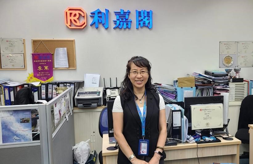 維景灣畔山景三房套1,000萬元成交 真盤源多靚盤 客戶搵兩房變買三房套筍盤 利嘉閣地產皇牌屋苑調景嶺站分行(C組)首席聯席董事羅志雄表示,該行旗下精英高級客戶董事王兆萍(S... undefined