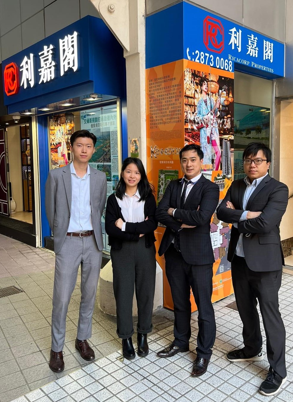 跑馬地景光街16號三房戶 715萬元易手 持貨11年賺93% 「真盤源」備受好評 利嘉閣地產至尊豪宅禮頓山分行聯席董事劉玉麟表示,該行旗下精英物業顧問余家煌及李莉筠新近透過利嘉閣真盤源網站促成... undefined