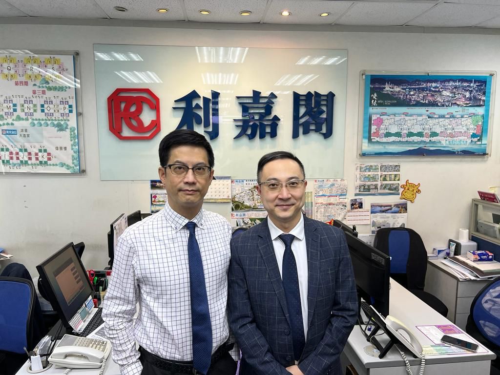 峻弦極高層山景三房 月租24,000元 「真盤源」口碑載道 助外區客覓得心水租盤 利嘉閣地產皇牌屋苑淘大一行高級聯席董事鮑允中(Eric)表示,該行精英客戶董事周建成(Calvin)新近促成牛... undefined