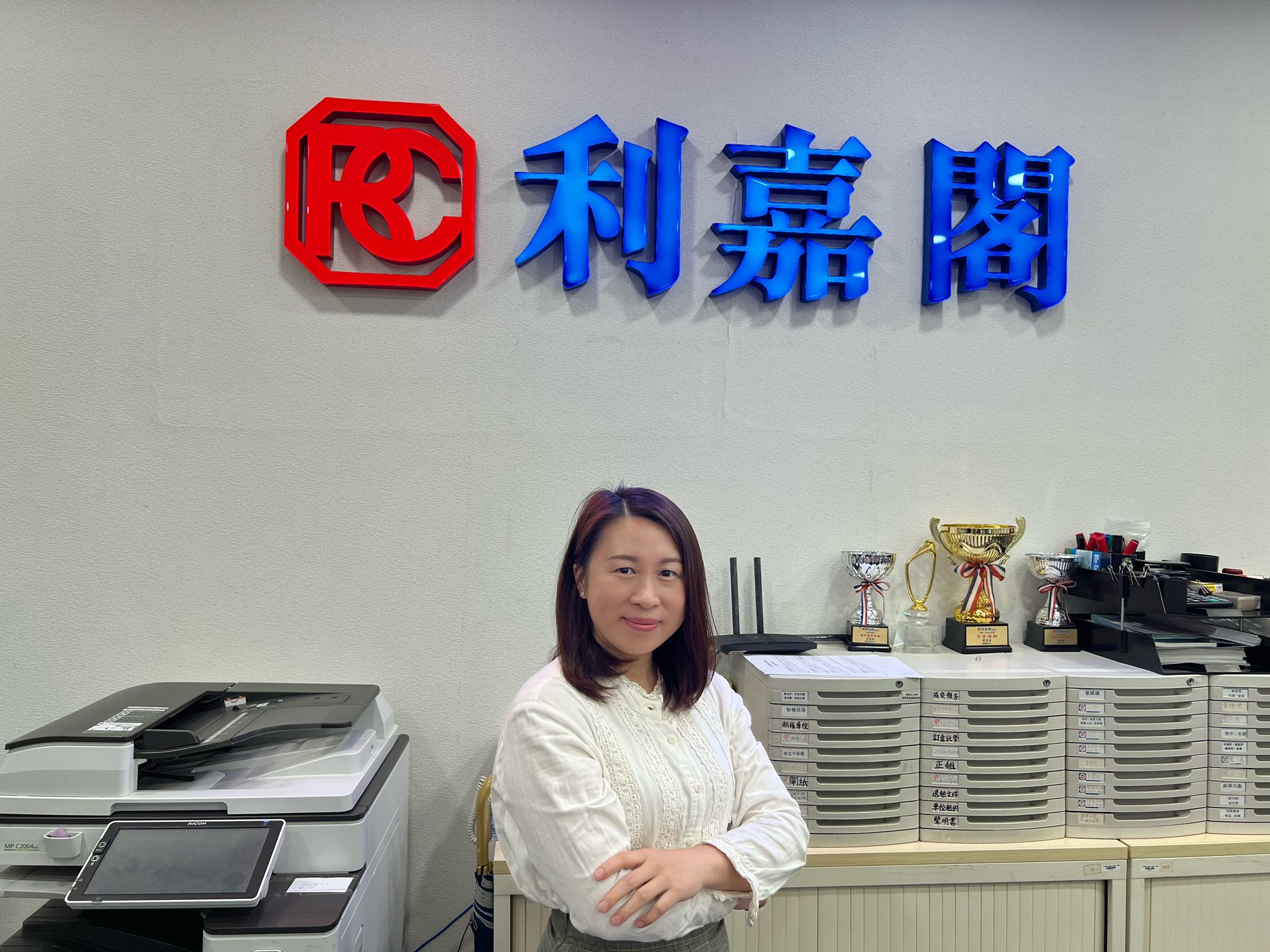 花都廣場高層兩房 沽530萬元 「真盤源」四大承諾受青睞 買家入手「北都」筍盤 利嘉閣地產皇牌屋苑牽晴間A組分行高級經理羅富欽透露,該行旗下精英高級客戶經理湯惠凝(Tinie)新近促成粉嶺花... undefined