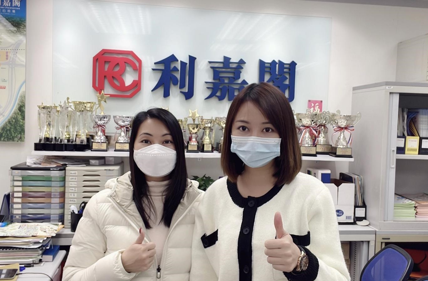 元朗Yoho Town高层三房沽862万元 买家用「真盘源」即睇即拍板 卖家劲赚约4.6倍 利嘉阁地产皇牌屋苑元朗-千色汇分行助理分区经理朱子华(Andy)表示,该行精英高级客户董事邓淑文(Yandy)... undefined