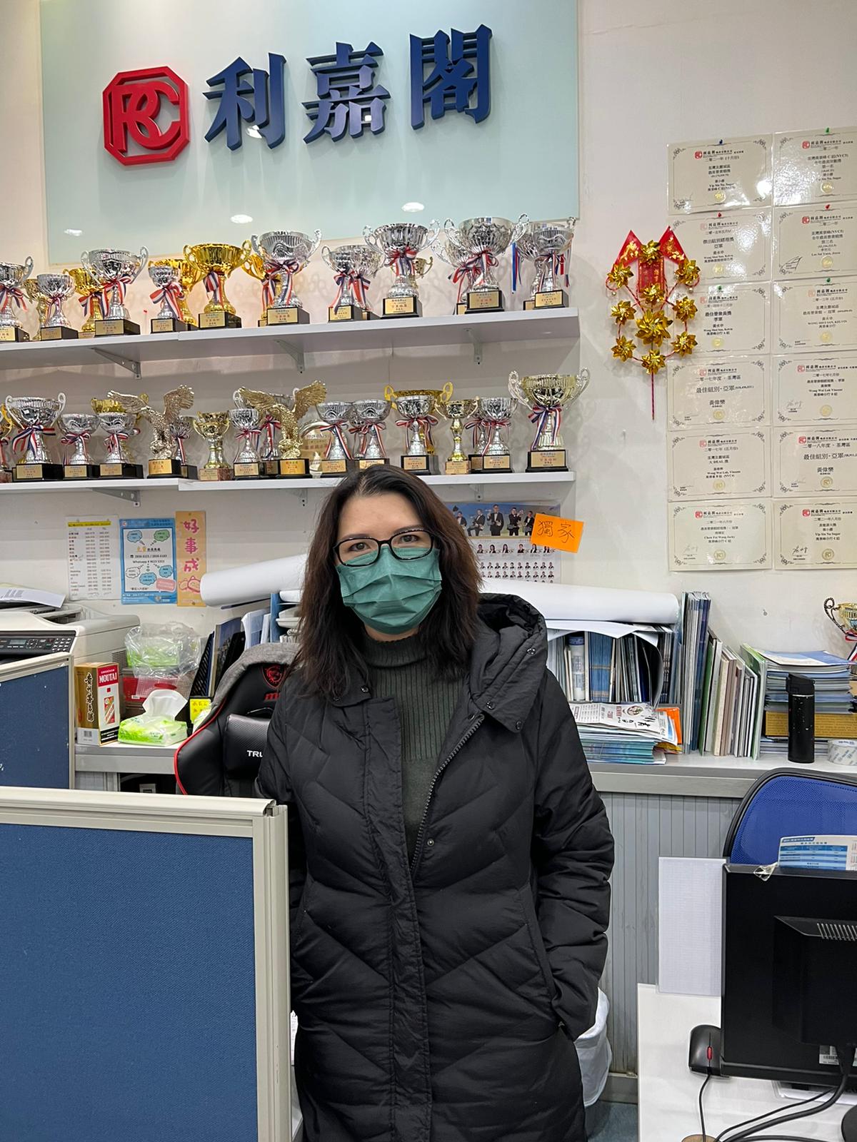 萬景峰中層兩房 沽1,000萬元 真盤源深受客人信賴 代理用心跟進 利嘉閣地產皇牌屋苑萬景峰分行C組市務經理周煇宏表示,該行旗下精英高級客戶經理甄月華(Karen)新近促成荃灣萬... undefined