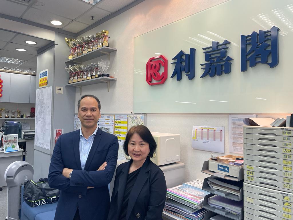 天晉3B期一房戶740萬易主 「真盤源」夠齊全 符合買家需要 利嘉閣地產皇牌屋苑都會豪庭分行首席聯席董事鄧達榮(Ringo)表示,該行旗下精英高級客戶經理曾偉芬(Funny... undefined