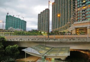 興建中的昇薈左及映灣園右 | 利嘉閣地產有限公司