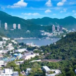 滶晨II錄「雙破頂」成交 四房雙套深水灣海景大宅呎售逾5萬｜黃竹坑新盤